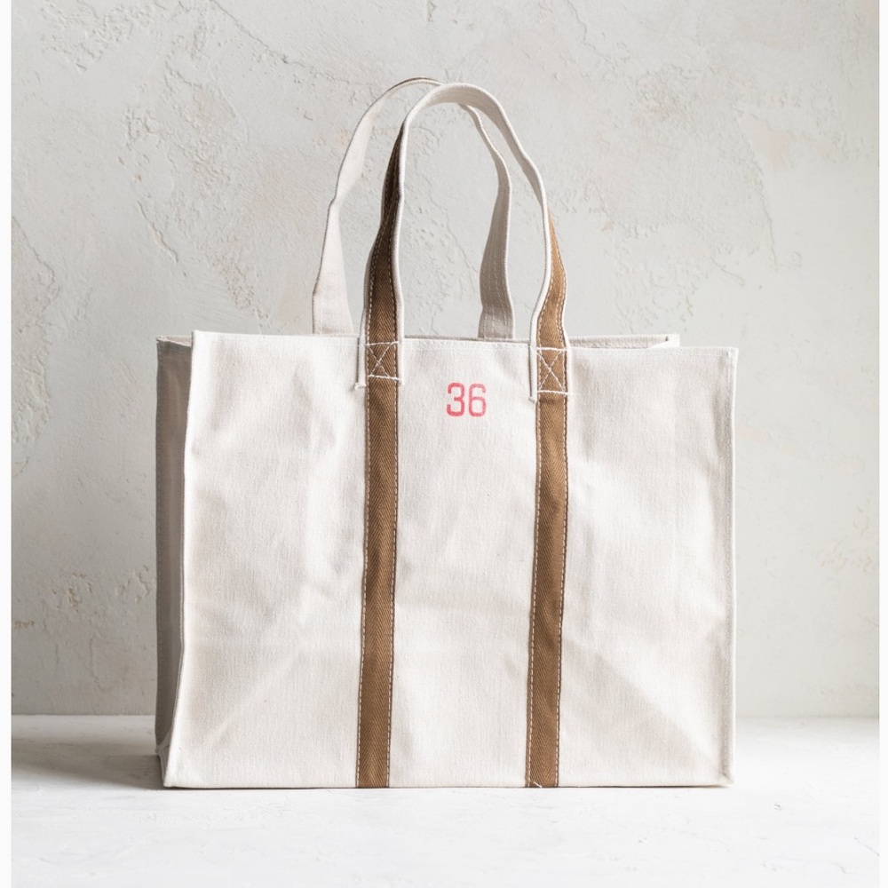 Canvas tote, 36, in great condition